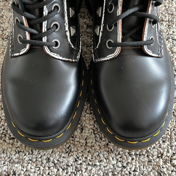 Slightly used Doc Martens w studs - Picture 8 of 9